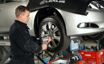 Особенности ремонта автомобилей Лексус