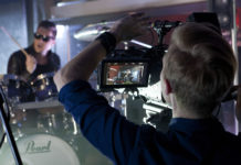 Как сделать музыкальный клип?