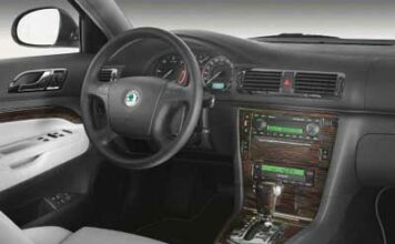 Как защитить салон Skoda Superb, с помощью разного тюнинга