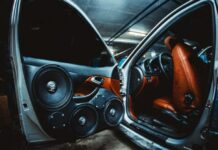 Как выбрать хорошую акустику в автомобиль?