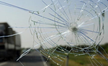 Технология ремонта трещин на лобовом стекле