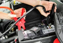 Что делать, если у автомобиля в дороге сел аккумулятор?