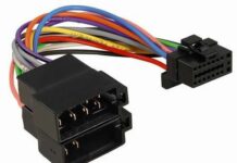 Установка разъемов ISO на автомагнитолу: особенности