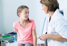 Когда нужно совершать первый поход к гинекологу?