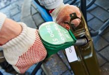 Какую канистру можно заправить на АЗС?