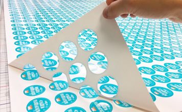 Для чего нужны наклейки и стикеры?