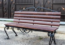Металлические скамейки: на что обратить внимание при выборе?
