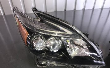 Почему стоит менять стекла фар Toyota Prius?