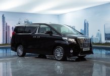 Тест-драйв автомобиля Toyota Alphard