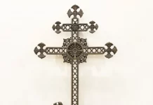 Чугунный крест на могилу и литье SPB: где купить