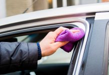 Для чего нужны резиновые уплотнители в конструкции автомобиля?