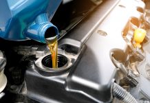 Как часто надо менять масло в двигателе?