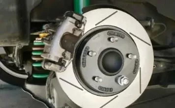 Замена тормозных дисков: когда необходима и как проводить работы?