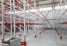 Почему стоит выбрать БУ стеллажи для склада?