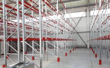 Почему стоит выбрать БУ стеллажи для склада?