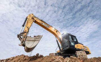 Гусеничные экскаваторы: мощные помощники в строительстве