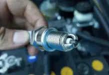Замена свечей зажигания в Екатеринбурге: Как обновить свой автомобиль без лишних хлопот