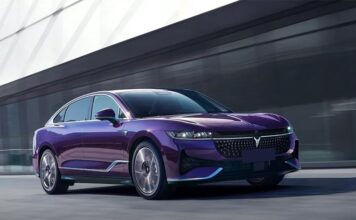 Гибридный седан Voyah Passion “пропишется” в России