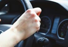 Владельцам иностранных прав осталось несколько дней на их обмен