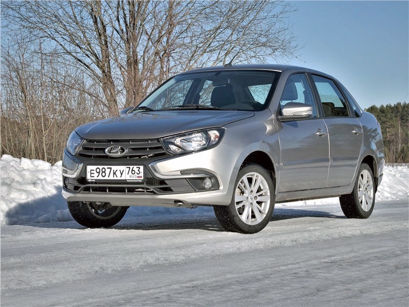 Lada Granta вновь возглавила российский рынок