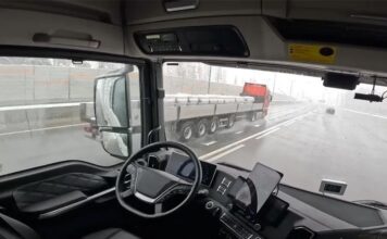 На ЦКАД испытывают беспилотные грузовики