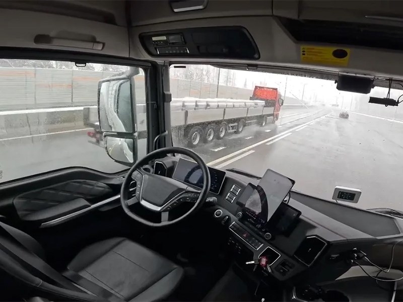 На ЦКАД испытывают беспилотные грузовики