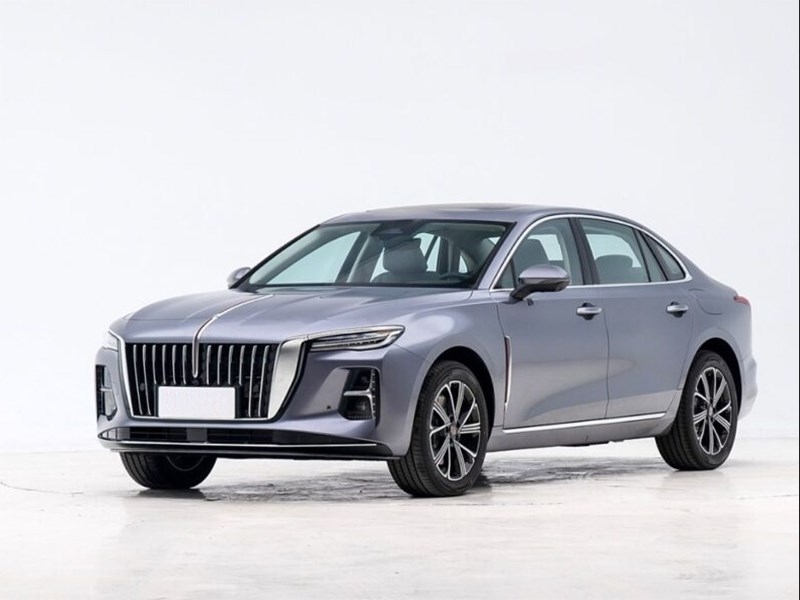 В Китае стартовали продажи гибридного седана Hongqi H5 с запасом хода 1600 км