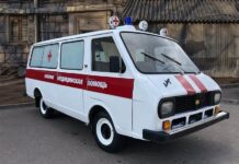 В Москве отреставрировали легендарную «скорую помощь» РАФ 1988 года