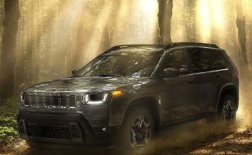 Jeep Cherokee получил новый дизайн и гибридную силовую установку