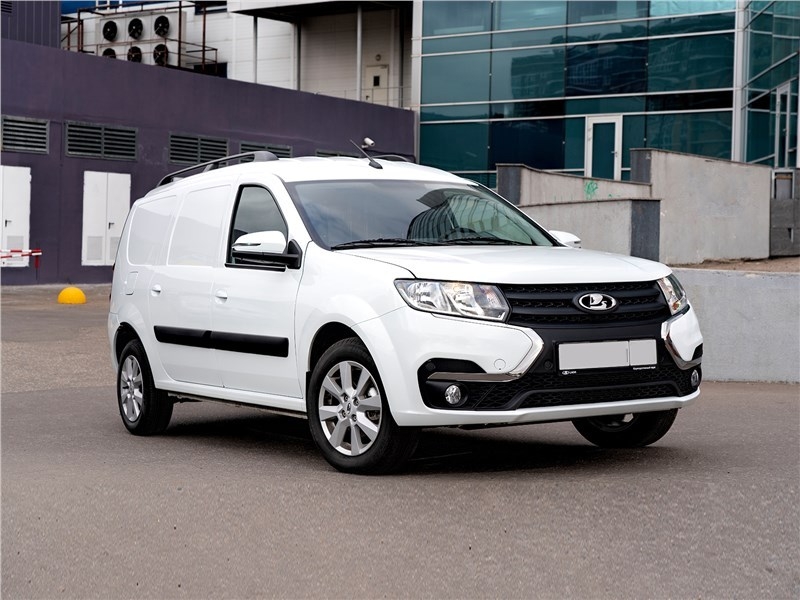 Lada Largus в ОАЭ оказался дешевле, чем в России