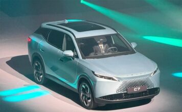 На российском рынке дебютировал новый флагманский кроссовер бренда Omoda