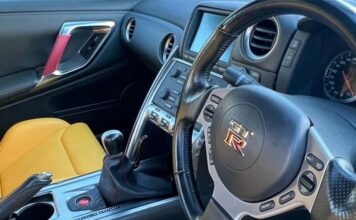 Nissan GT-R R35 впервые получил механическую коробку благодаря японским тюнерам