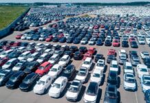 В России сохраняется переизбыток непроданных машин до конца 2025 года