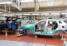 Автопром Великобритании переживает сильнейшее падение с 1953 года