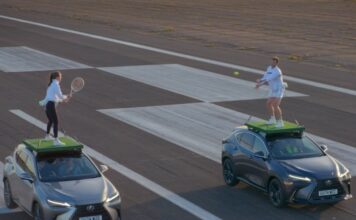 Британские теннисисты установили два мировых рекорда на крыше движущихся автомобилей