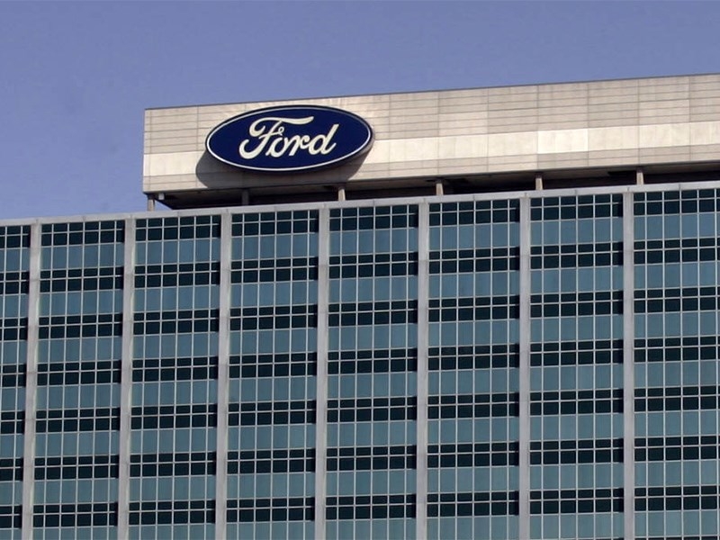 Глава Ford предрекает исчезновение половины офисных профессий из-за ИИ