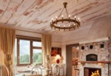 Интерьер гостинной в загородном доме