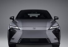 Lexus ES получил кузов универсал, но только на экране