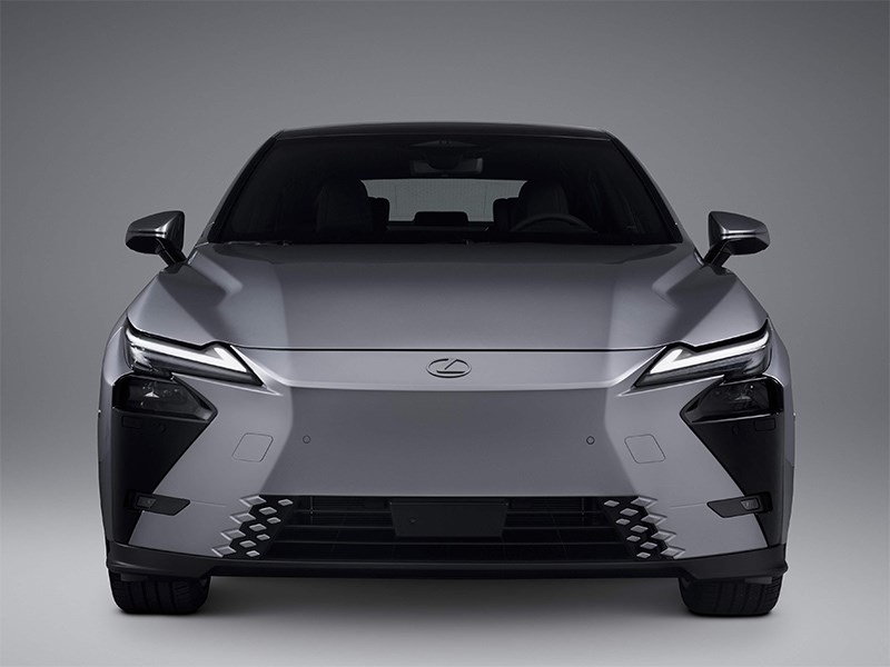 Lexus ES получил кузов универсал, но только на экране