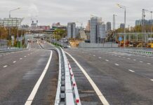 Названы магистрали Москвы, где водителей чаще всего штрафуют за остановку в неположенном месте