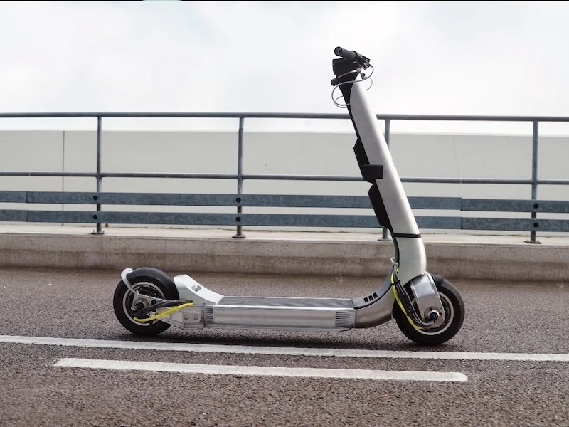 В Британии создали электросамокат с максимальной скоростью 160 км/ч