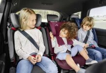 В России ужесточили правила использования детских автокресел