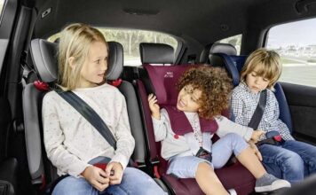 В России ужесточили правила использования детских автокресел
