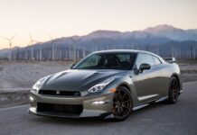 «Крестный отец» GT-R настаивает на бензиновом моторе, но Nissan тянет к электричеству