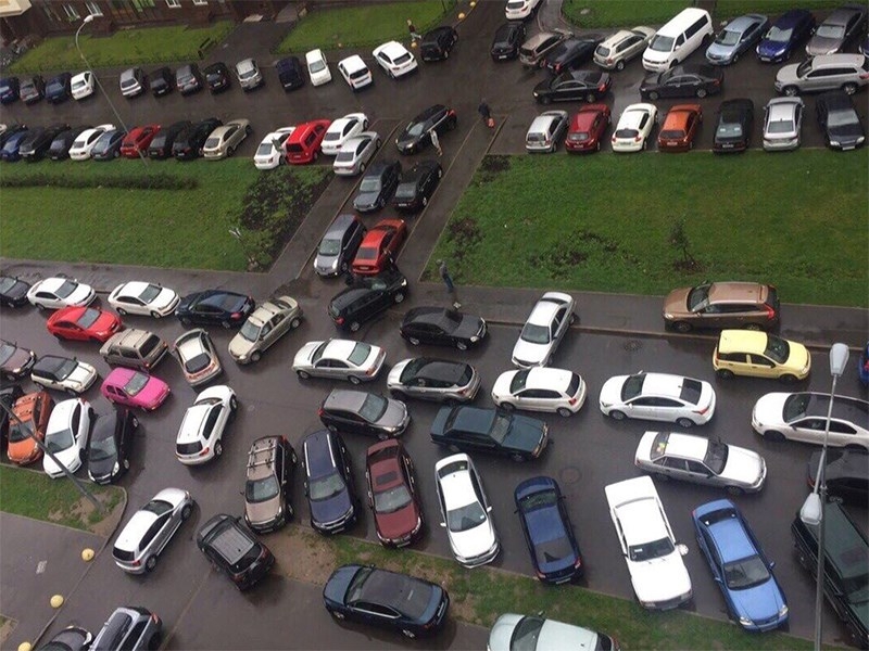 Россиянам напомнили, что за самозахват парковки теперь грозит штраф до 10 тысяч рублей