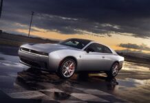 Американца оштрафовали за слишком громкий выхлоп у электрического Dodge Charger