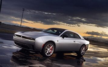 Американца оштрафовали за слишком громкий выхлоп у электрического Dodge Charger