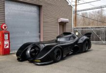 Бэтмобиль из фильма 1989 года продадут на аукционе