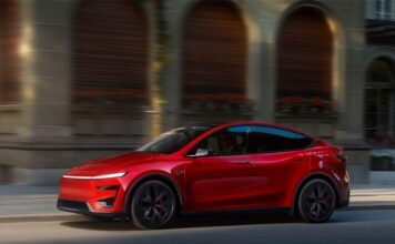 Tesla показала новую самую дорогую версию кроссовера Model Y Performance
