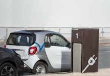 Москвичи стали реже парковать свои автомобили с ДВС на зарядных станциях для электрокаров